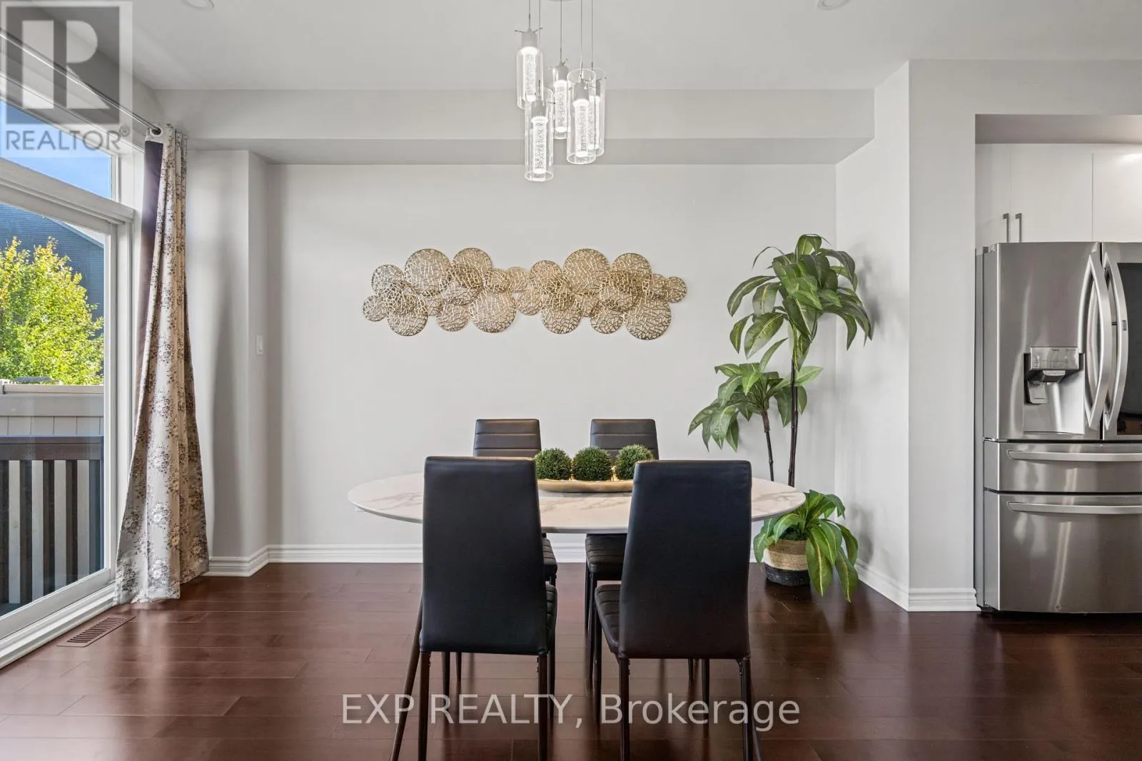 512 EDENWYLDE DRIVE E