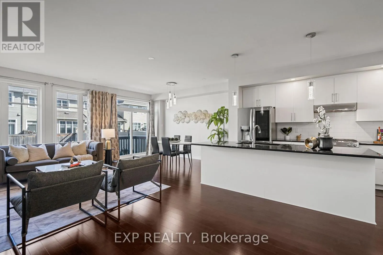 512 EDENWYLDE DRIVE E