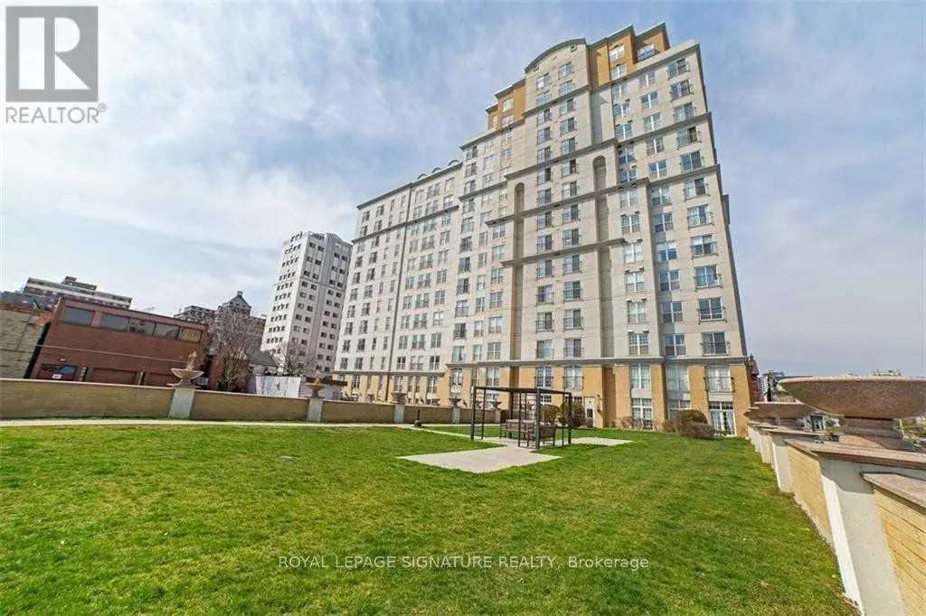1105 - 135 JAMES STREET S