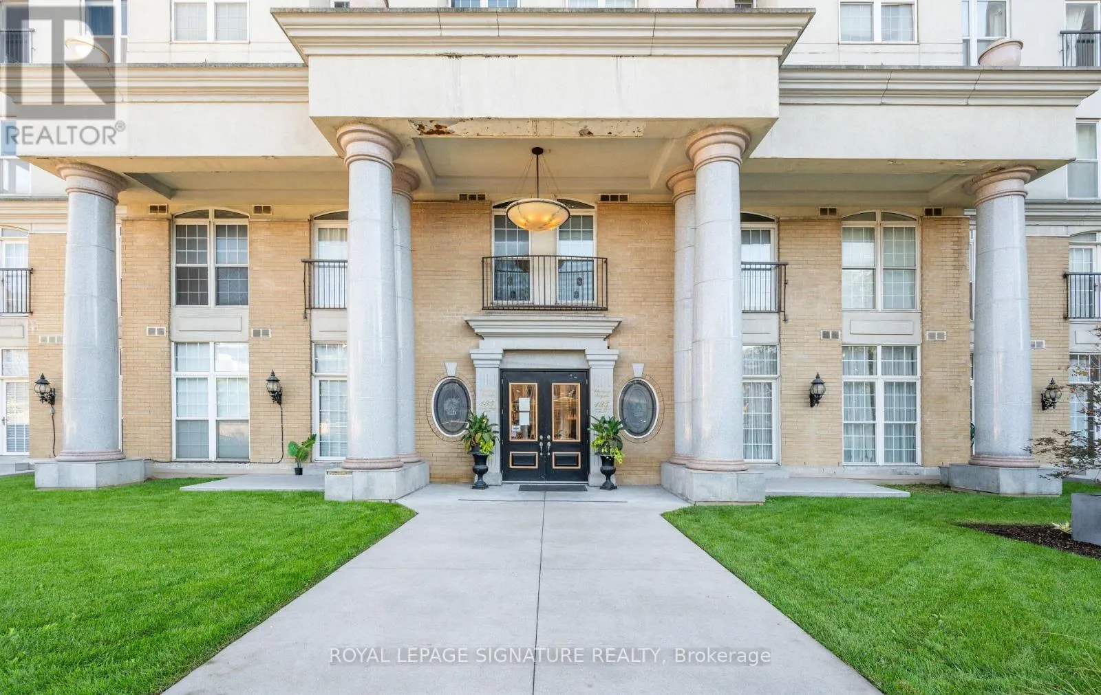 1105 - 135 JAMES STREET S