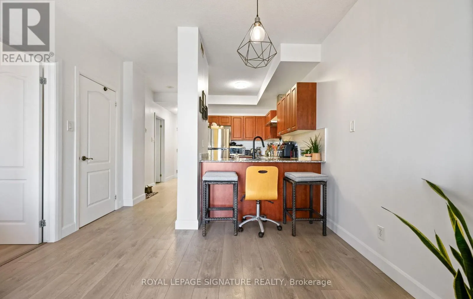 1105 - 135 JAMES STREET S