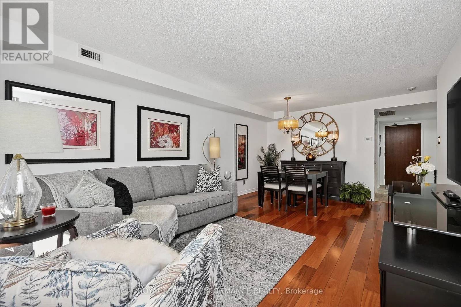 203 - 120 DARLINGTON PRIVATE