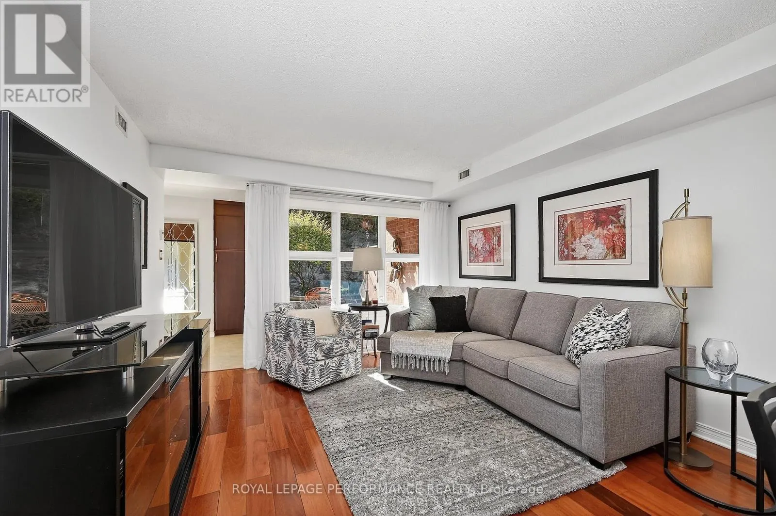 203 - 120 DARLINGTON PRIVATE