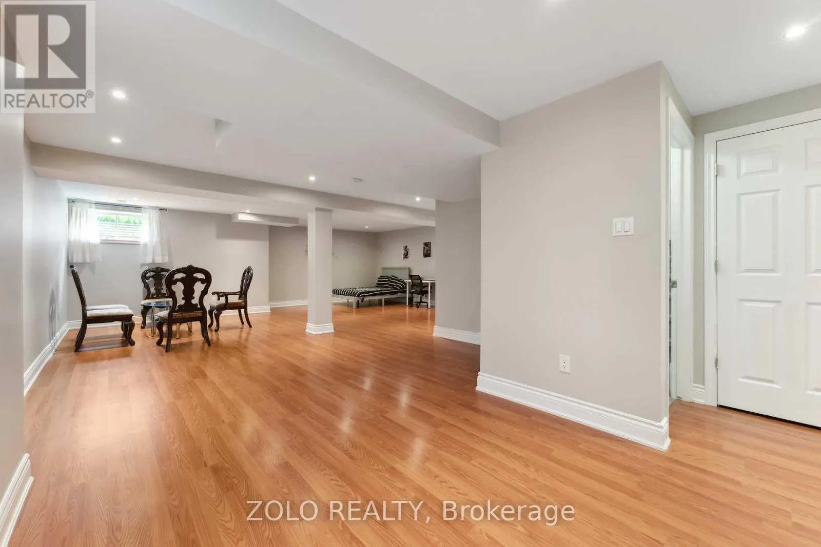 2421 GLANDRIEL CRESCENT