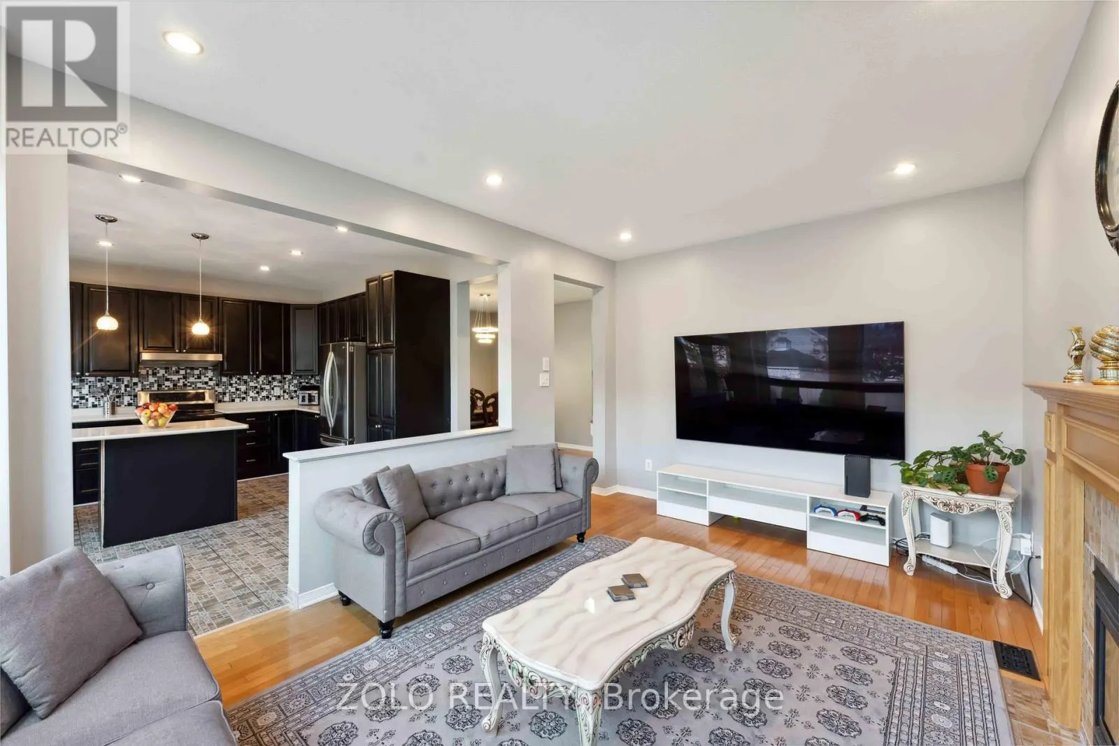 2421 GLANDRIEL CRESCENT