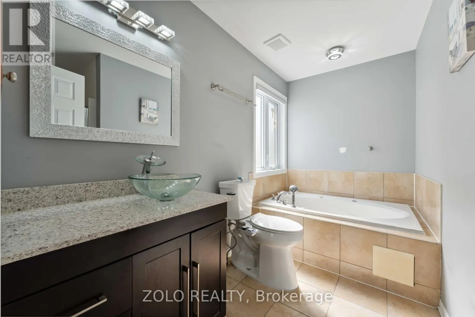 2421 GLANDRIEL CRESCENT