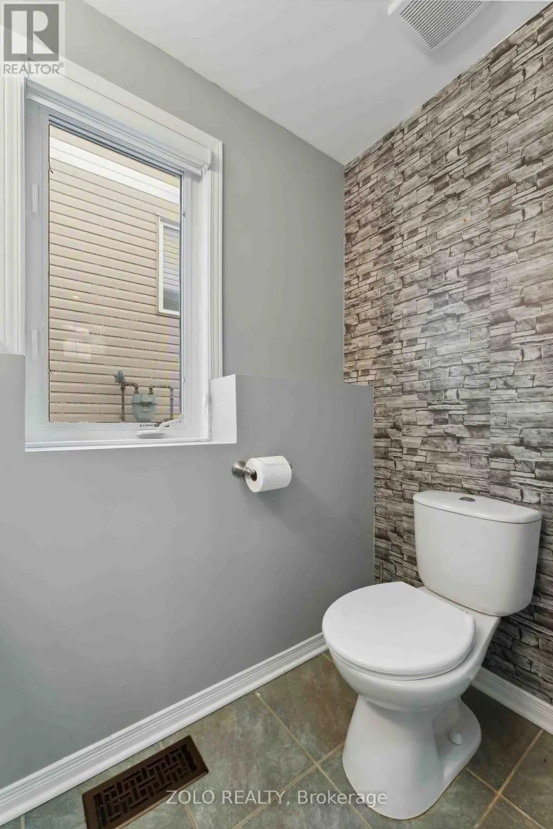 2421 GLANDRIEL CRESCENT