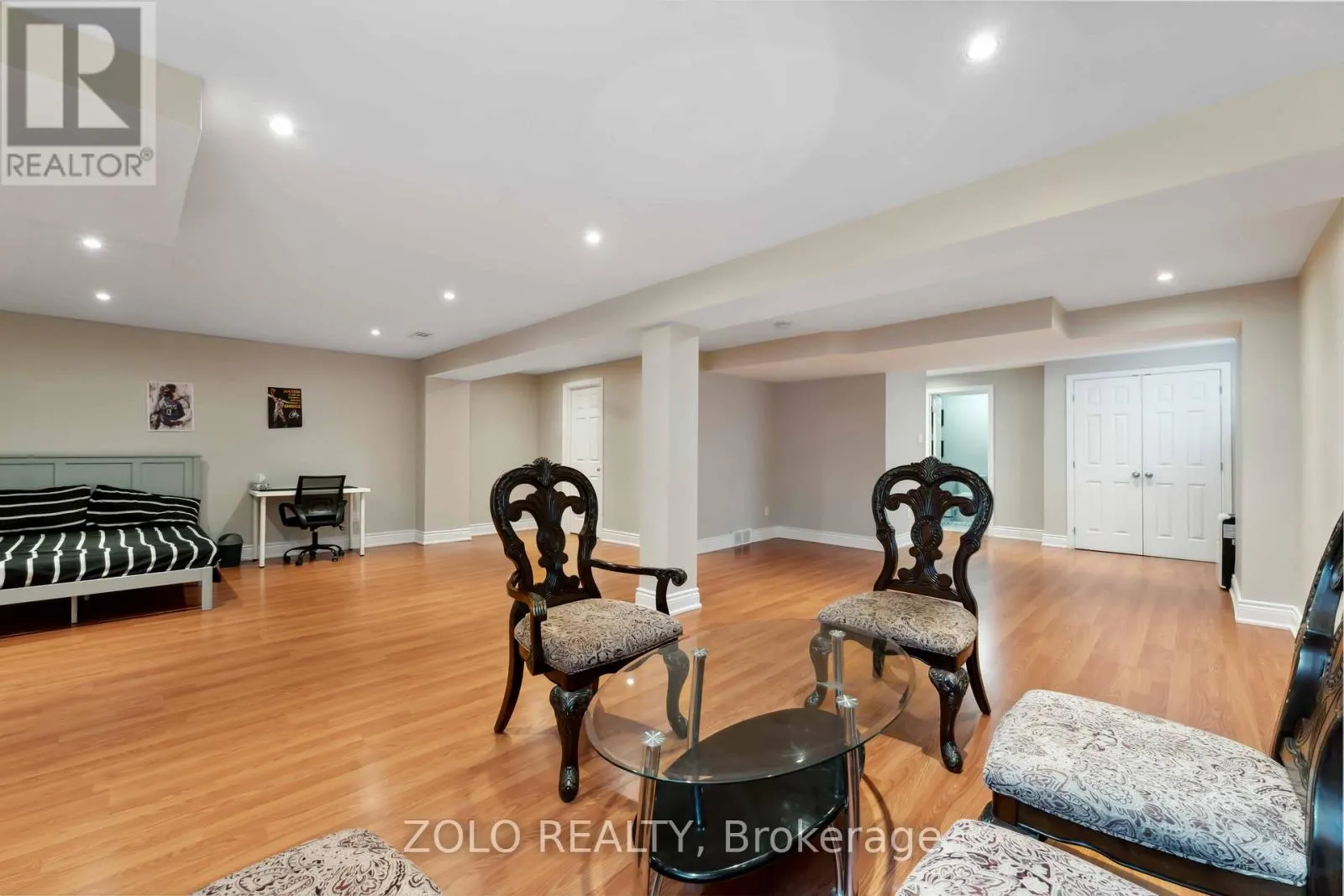 2421 GLANDRIEL CRESCENT