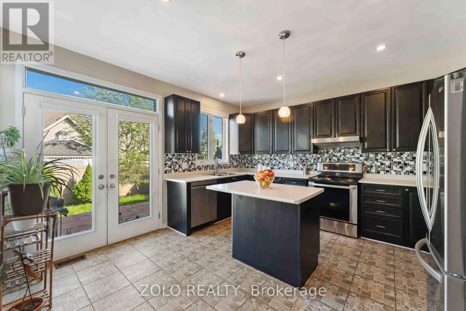 2421 GLANDRIEL CRESCENT