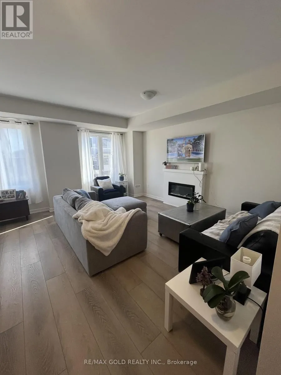 19 - 170 ATTWATER DRIVE