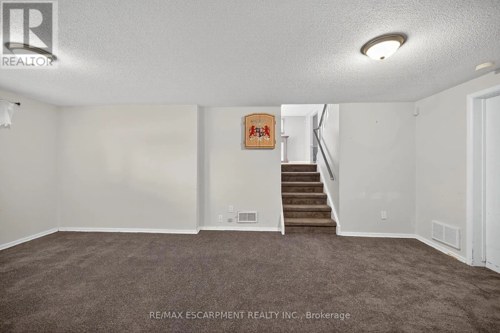 6 KIRKLAND AVENUE