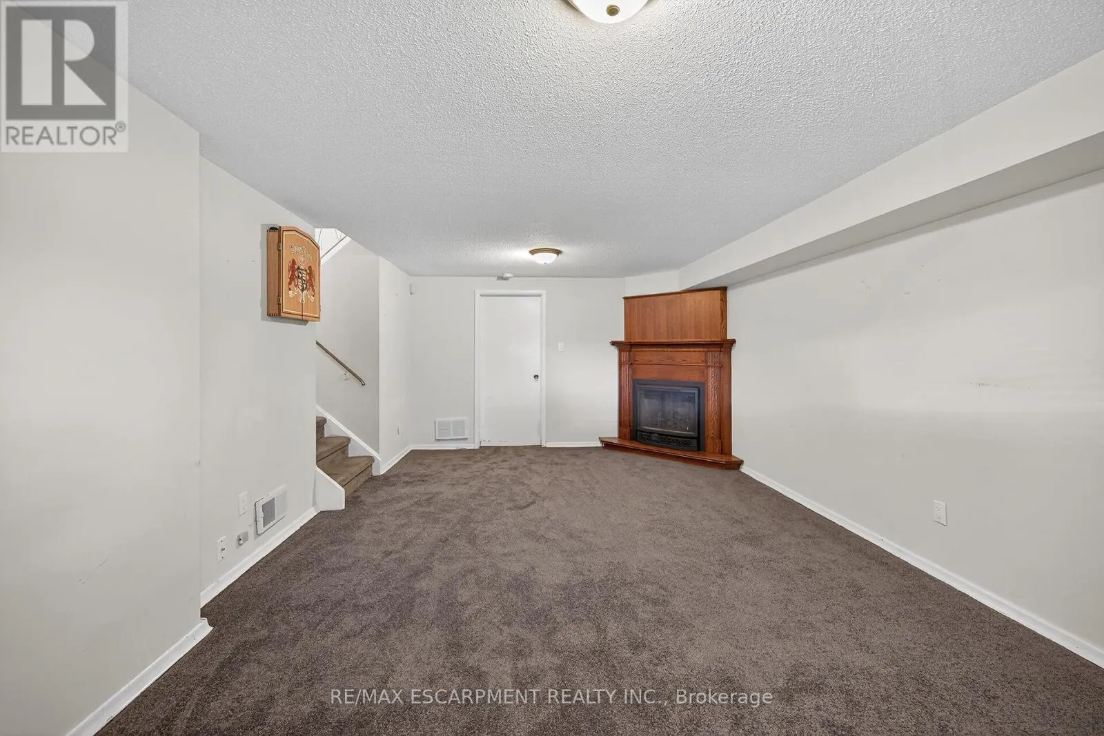 6 KIRKLAND AVENUE