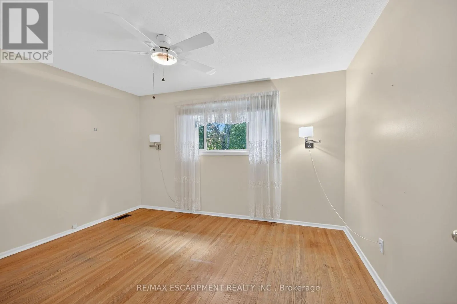 6 KIRKLAND AVENUE