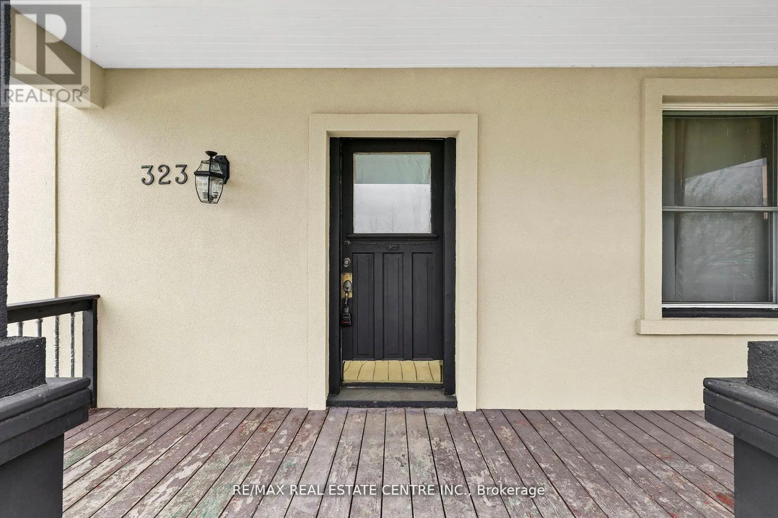 323 QUEENSTON ROAD