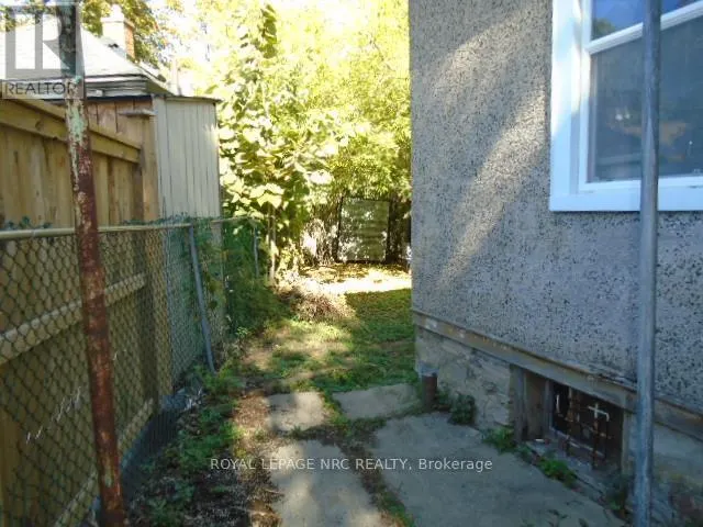 105A WELLAND AVENUE
