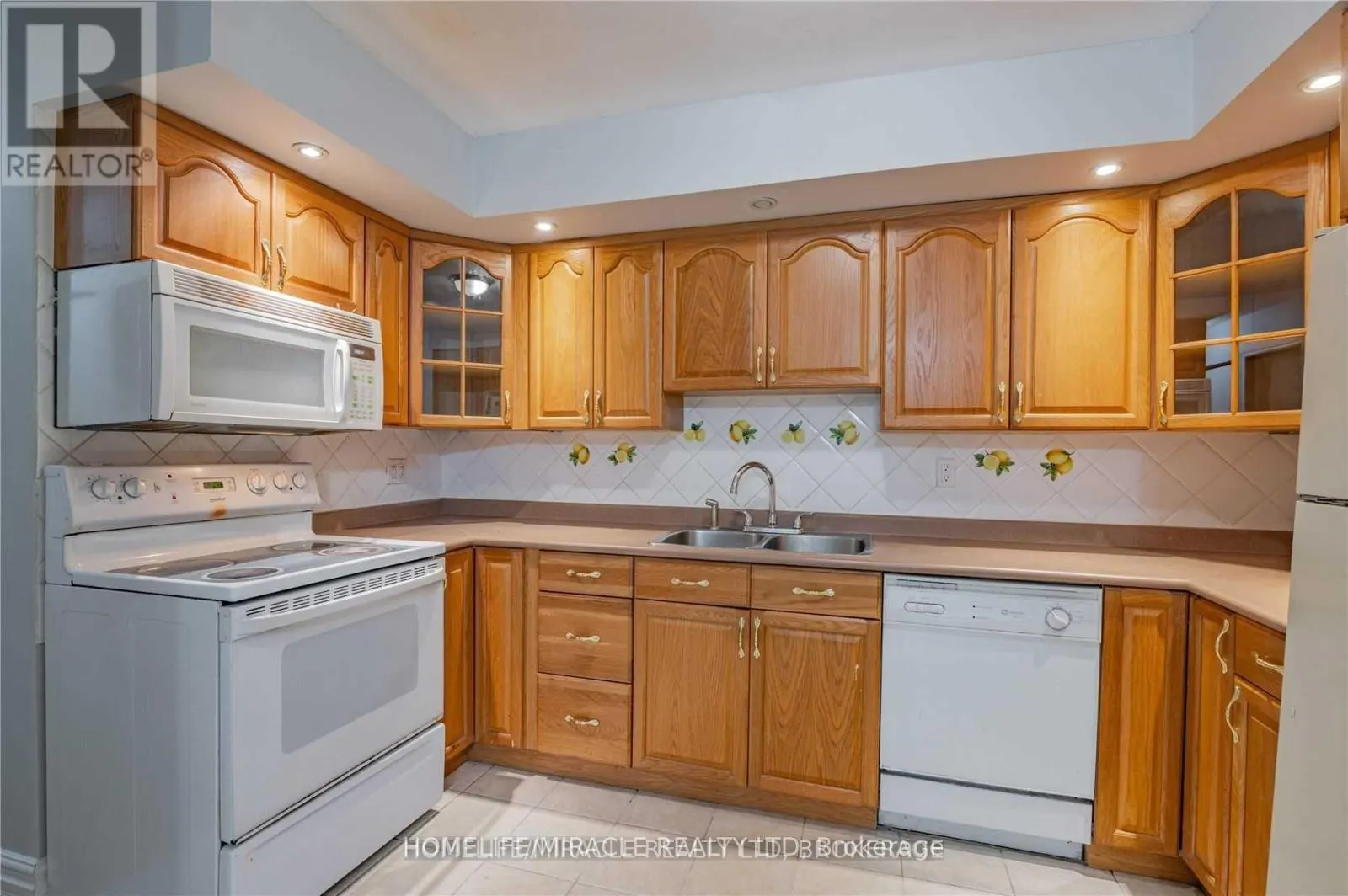 641A SILVERBIRCH ROAD