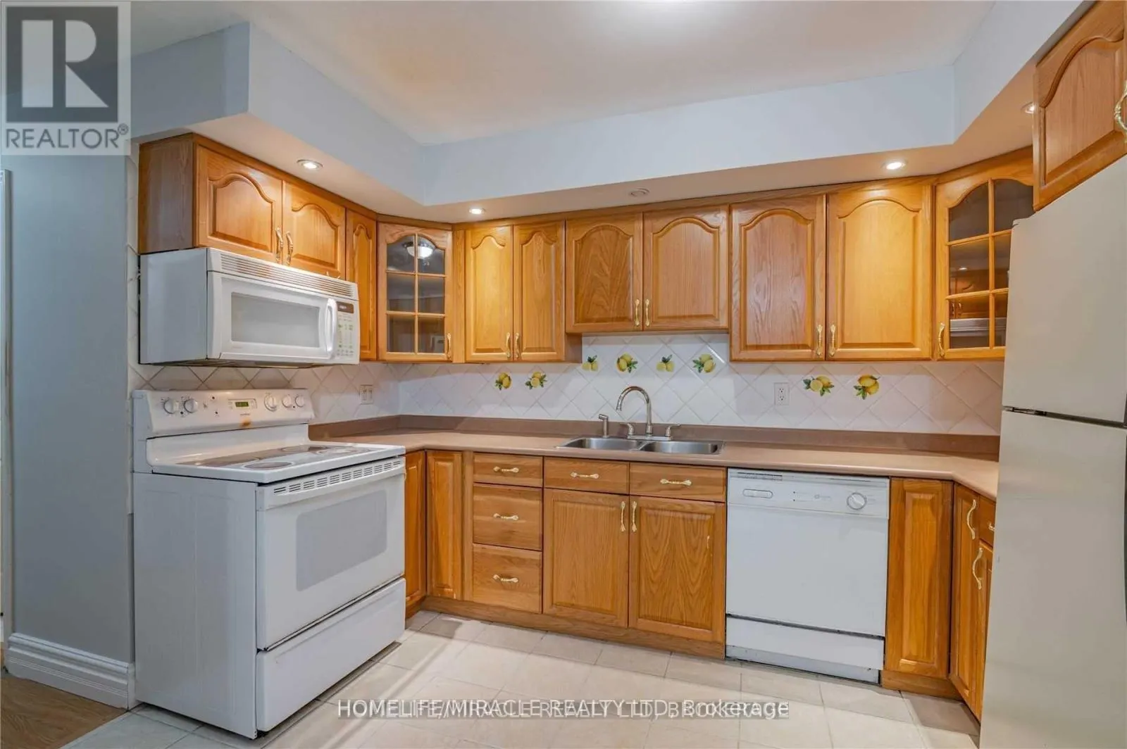 641A SILVERBIRCH ROAD