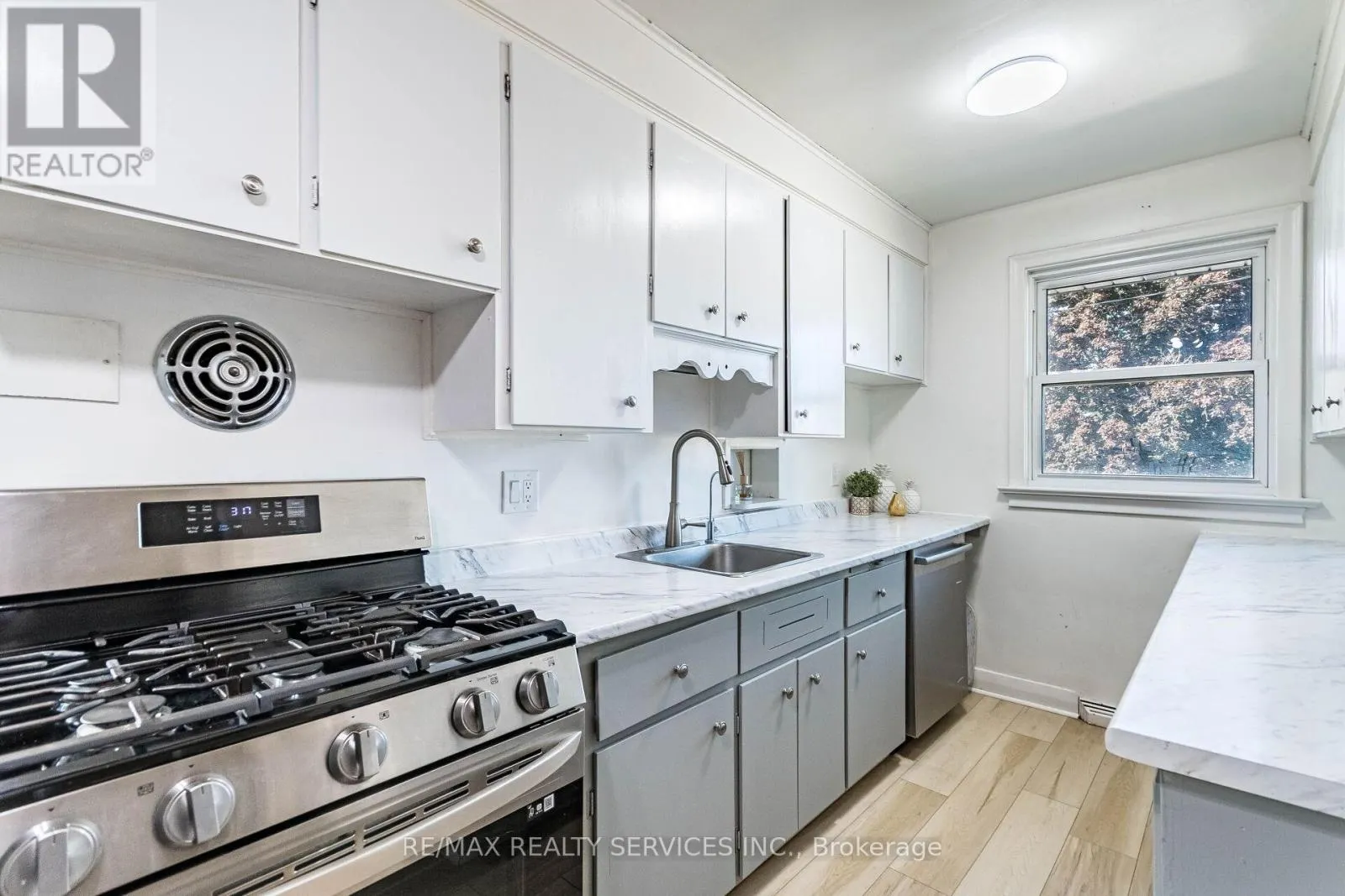 107 WEBER STREET S