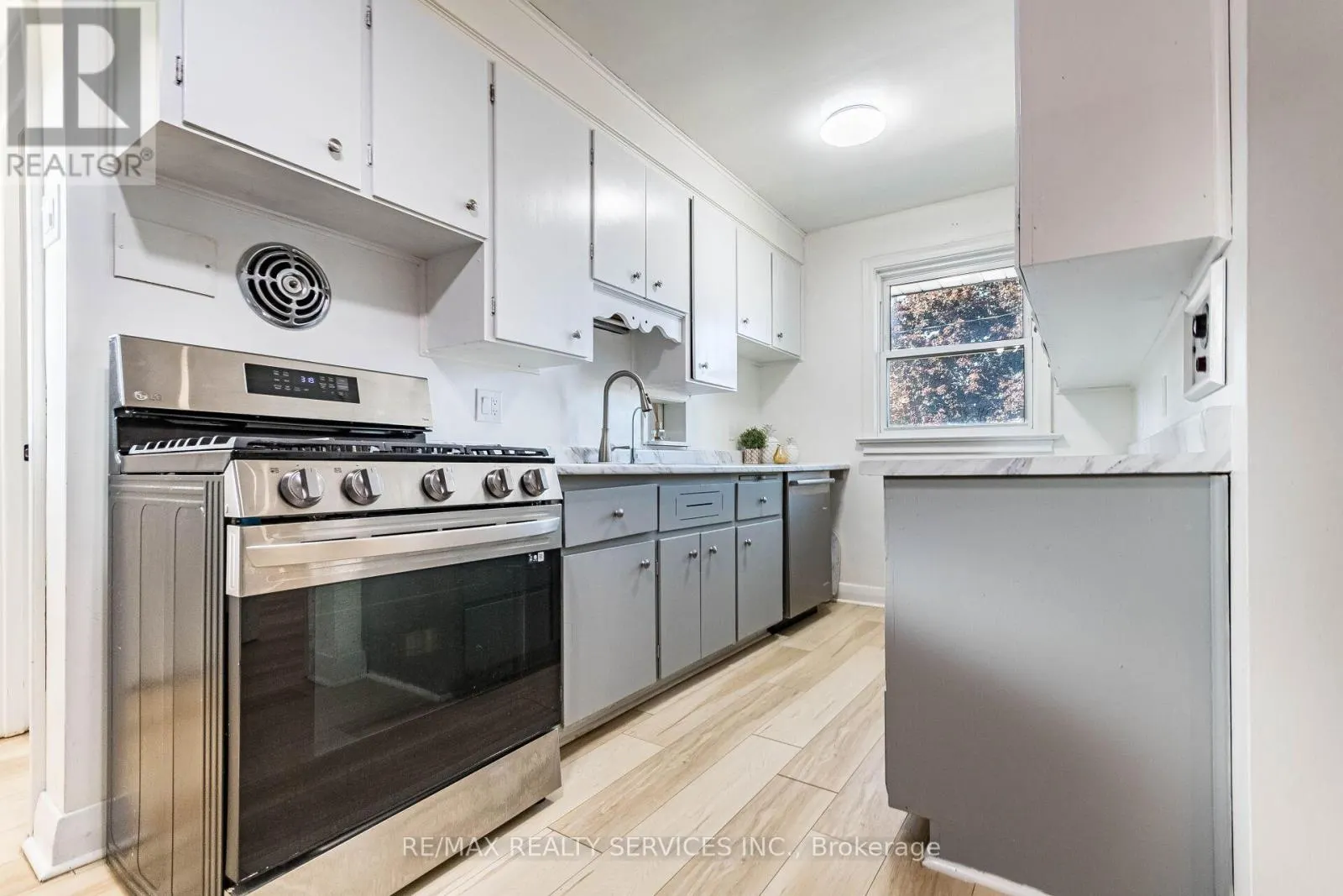 107 WEBER STREET S