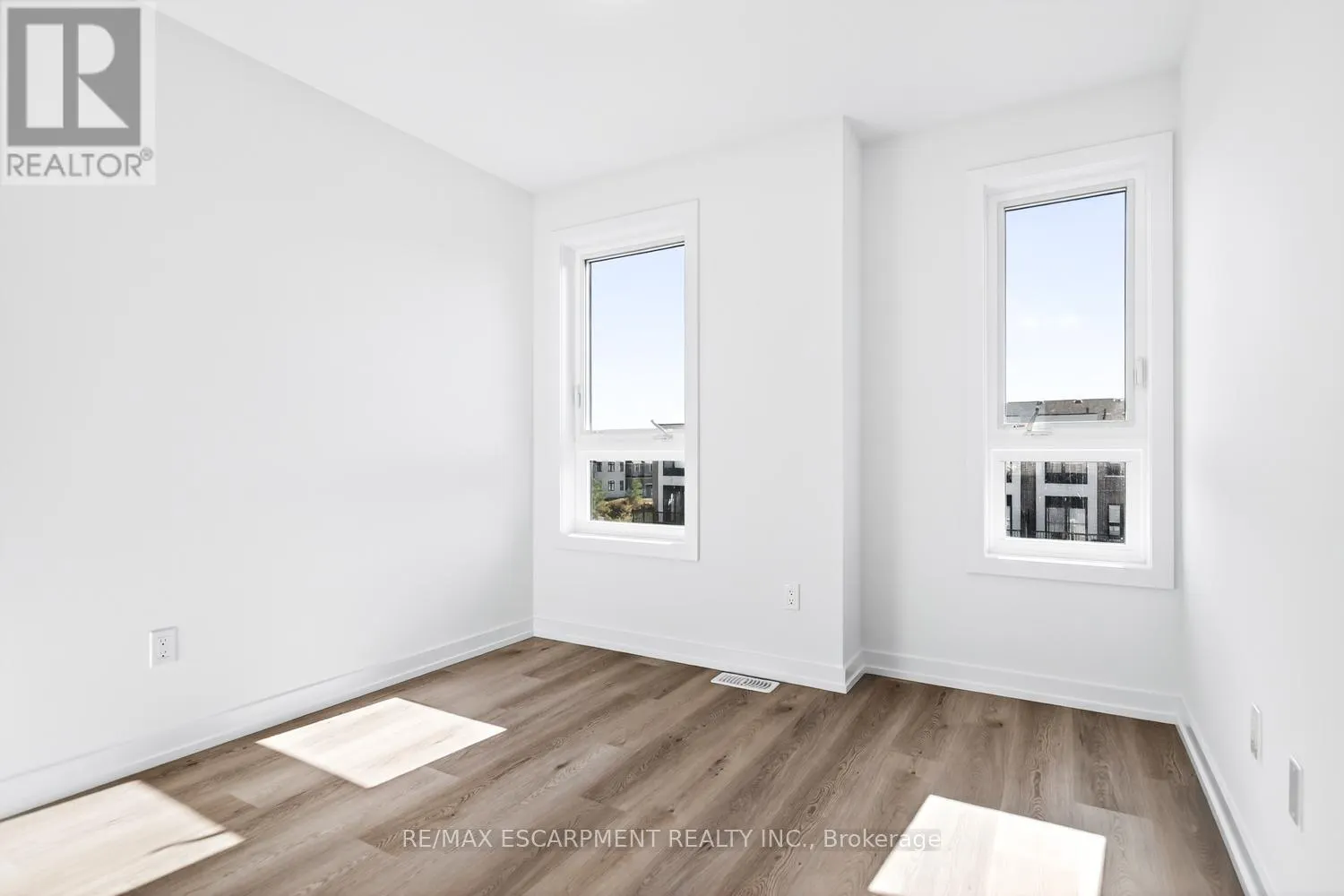 33 - 70 KENESKY DRIVE