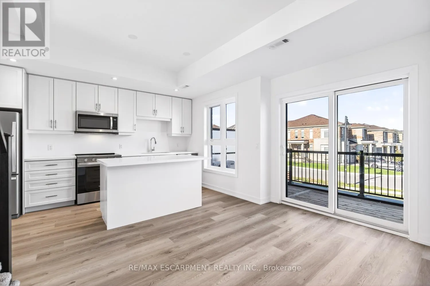 33 - 70 KENESKY DRIVE