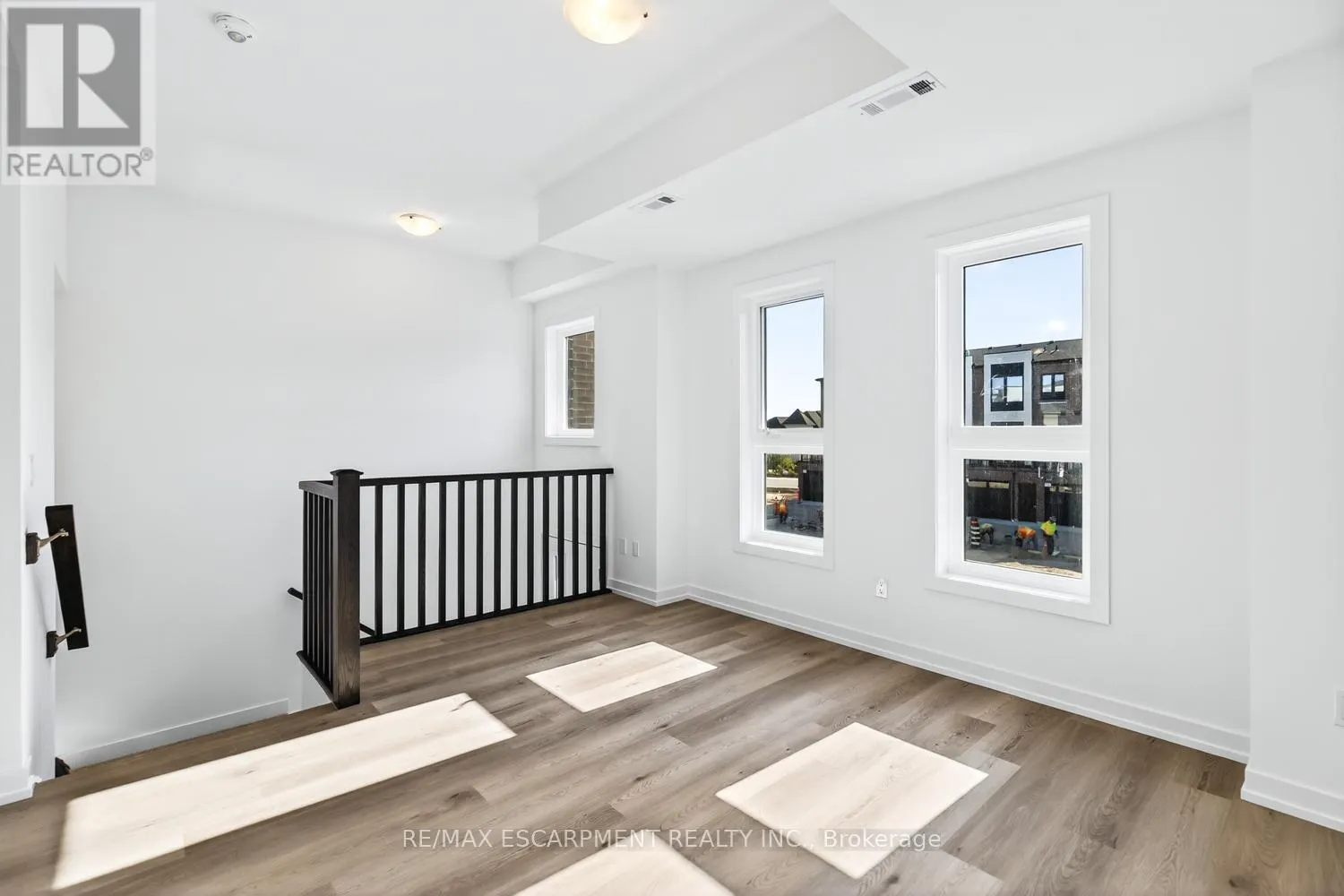33 - 70 KENESKY DRIVE