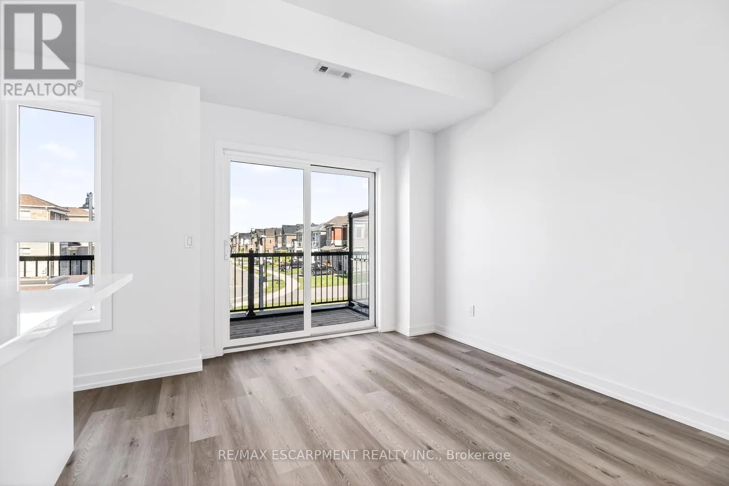 33 - 70 KENESKY DRIVE