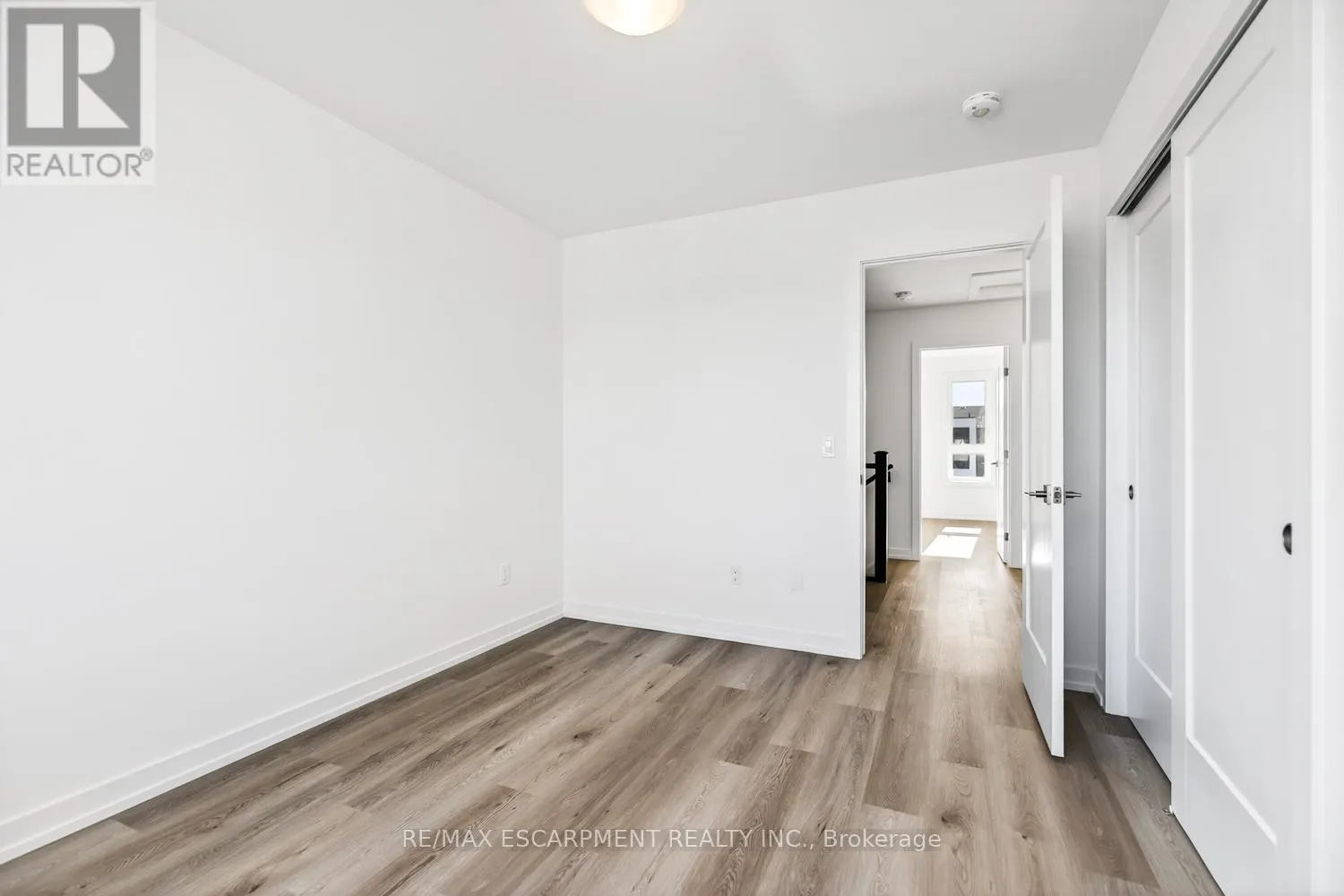 33 - 70 KENESKY DRIVE