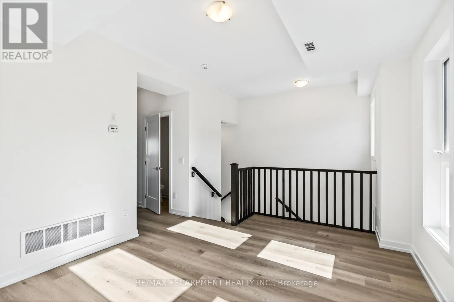33 - 70 KENESKY DRIVE