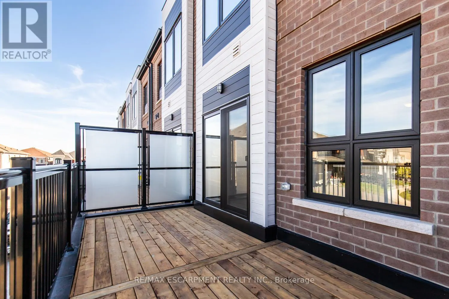 33 - 70 KENESKY DRIVE