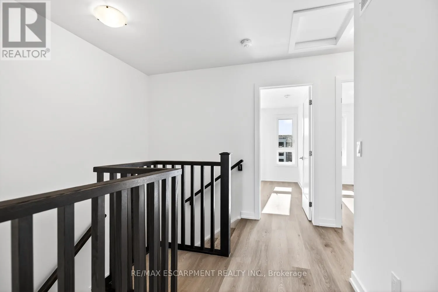 33 - 70 KENESKY DRIVE