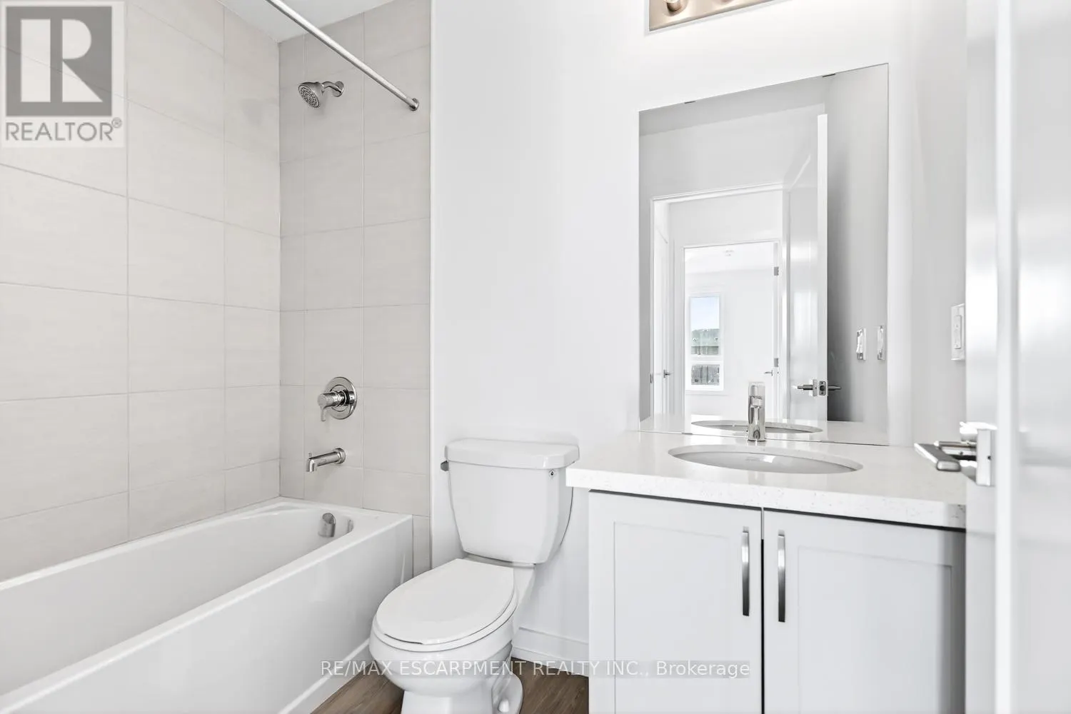 33 - 70 KENESKY DRIVE