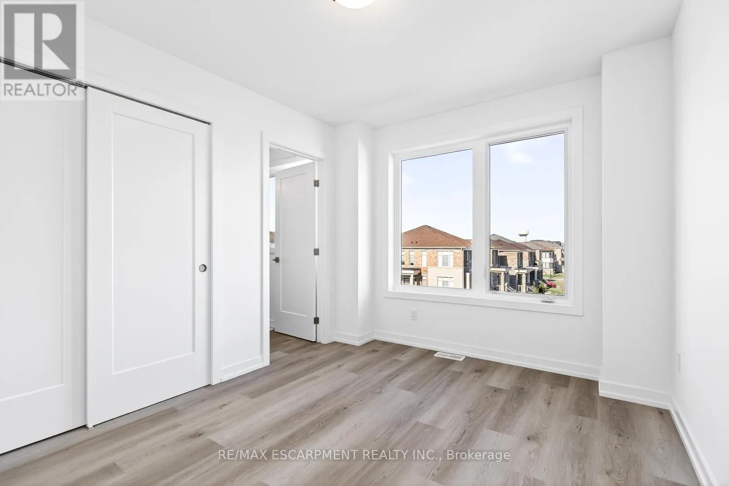 33 - 70 KENESKY DRIVE