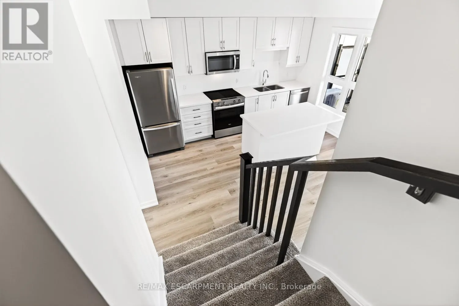 33 - 70 KENESKY DRIVE