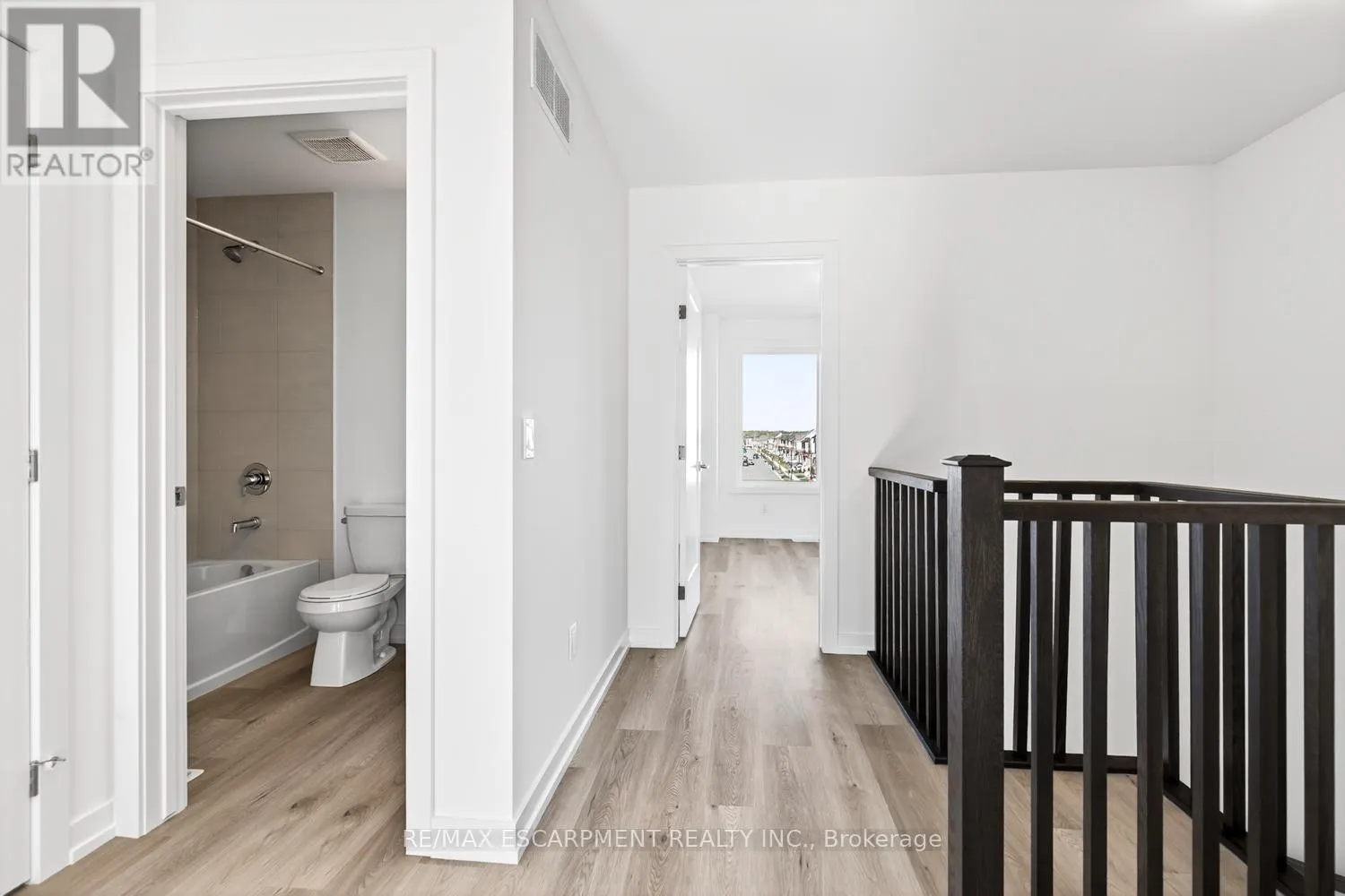 33 - 70 KENESKY DRIVE