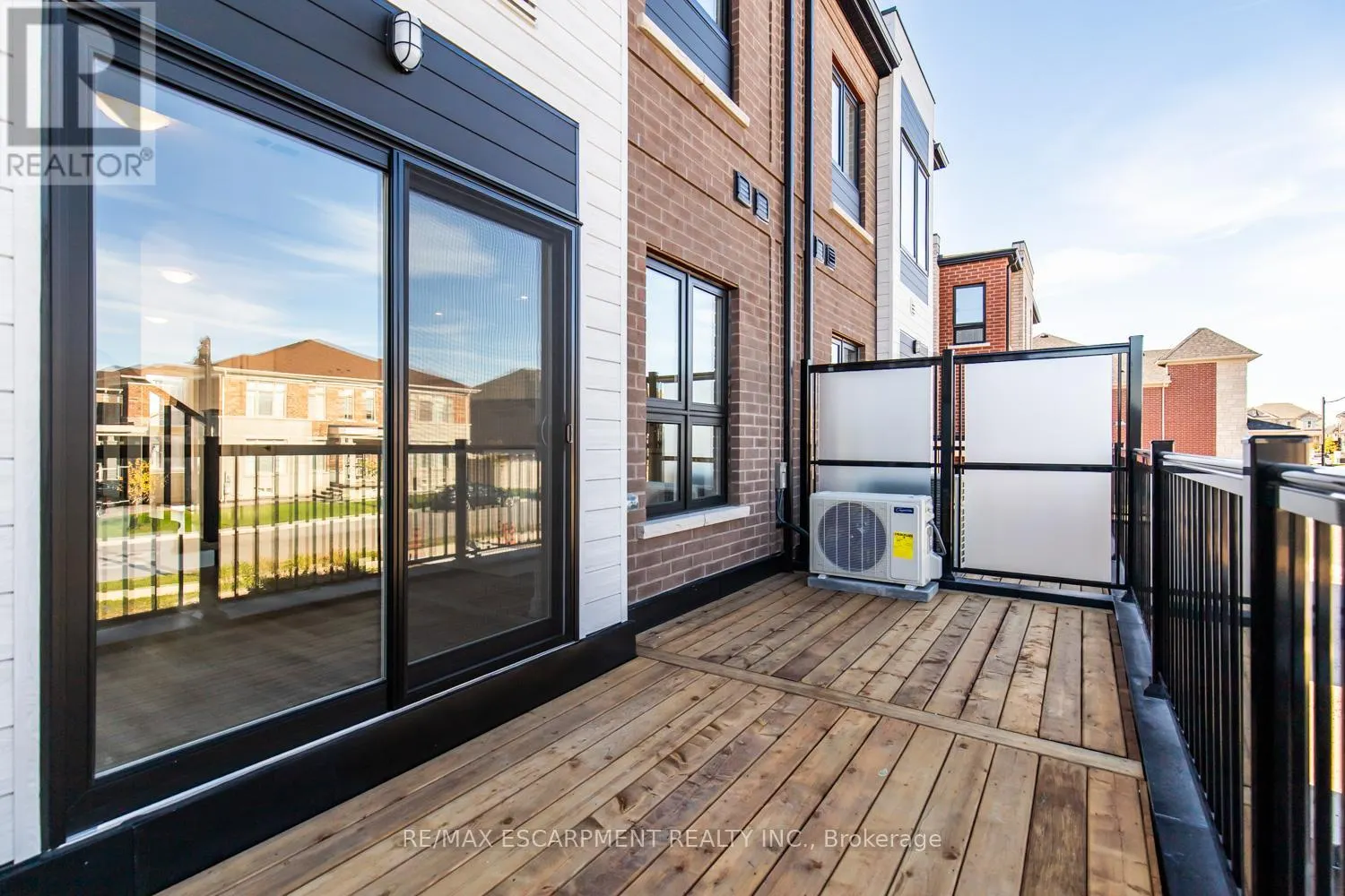33 - 70 KENESKY DRIVE
