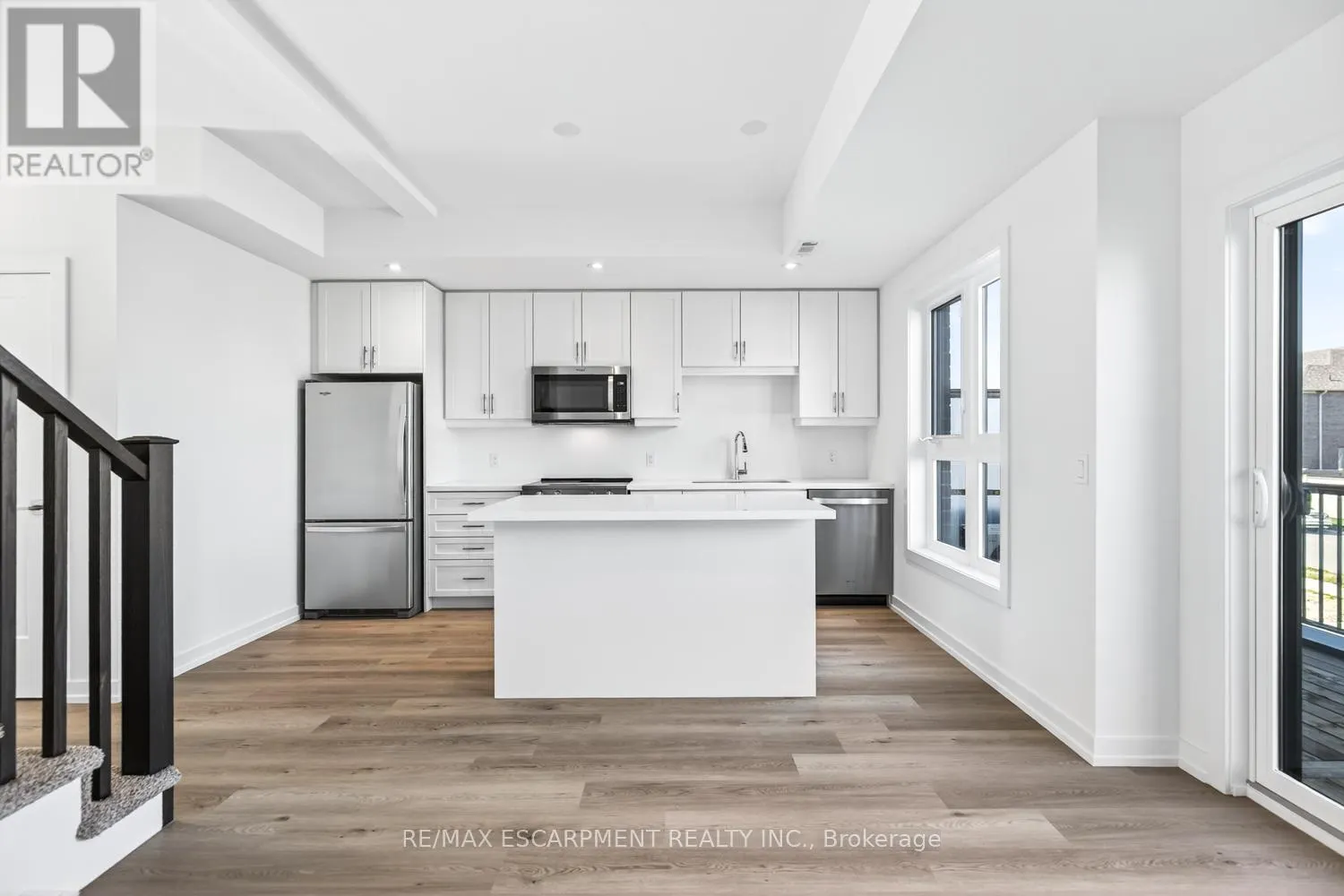 33 - 70 KENESKY DRIVE