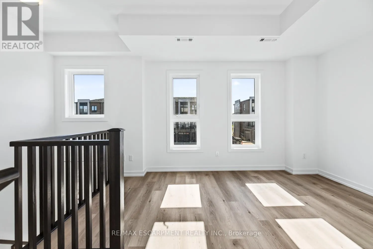 33 - 70 KENESKY DRIVE