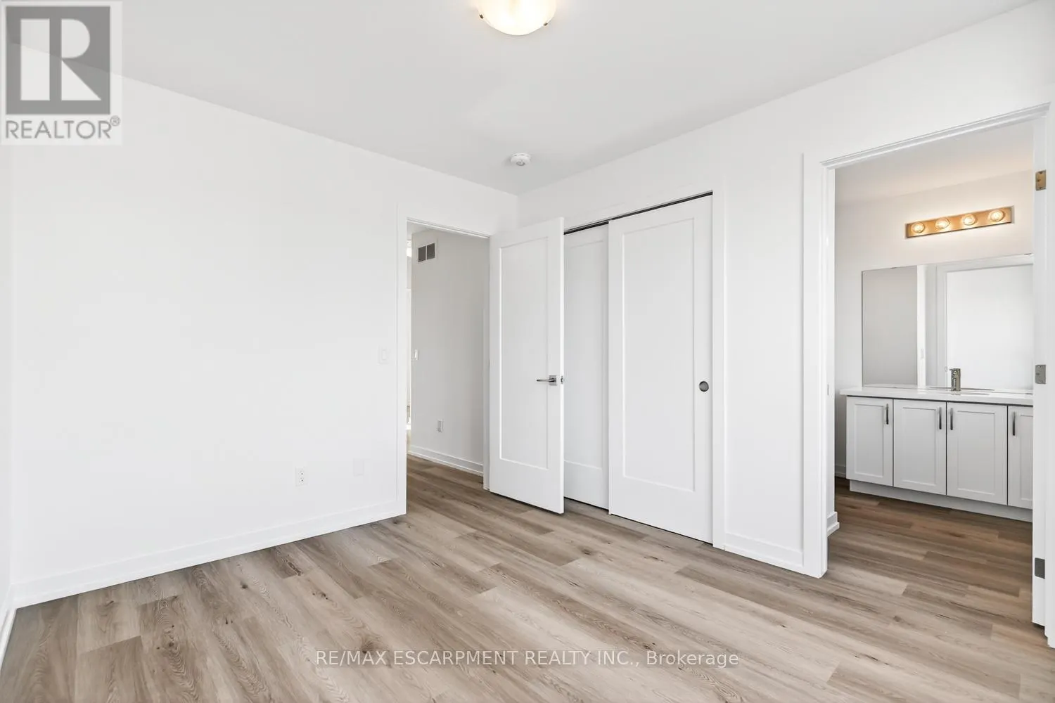 33 - 70 KENESKY DRIVE
