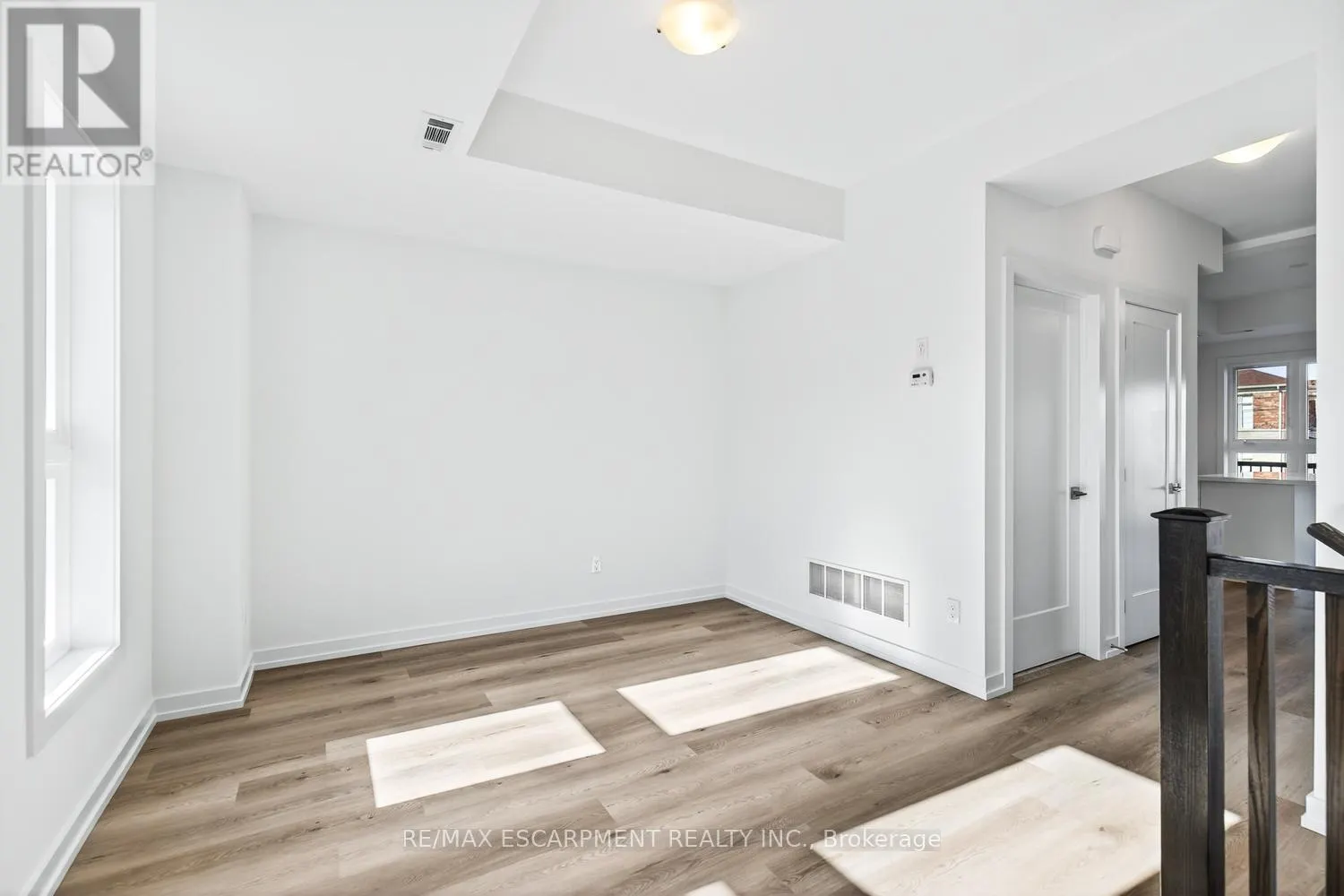 33 - 70 KENESKY DRIVE