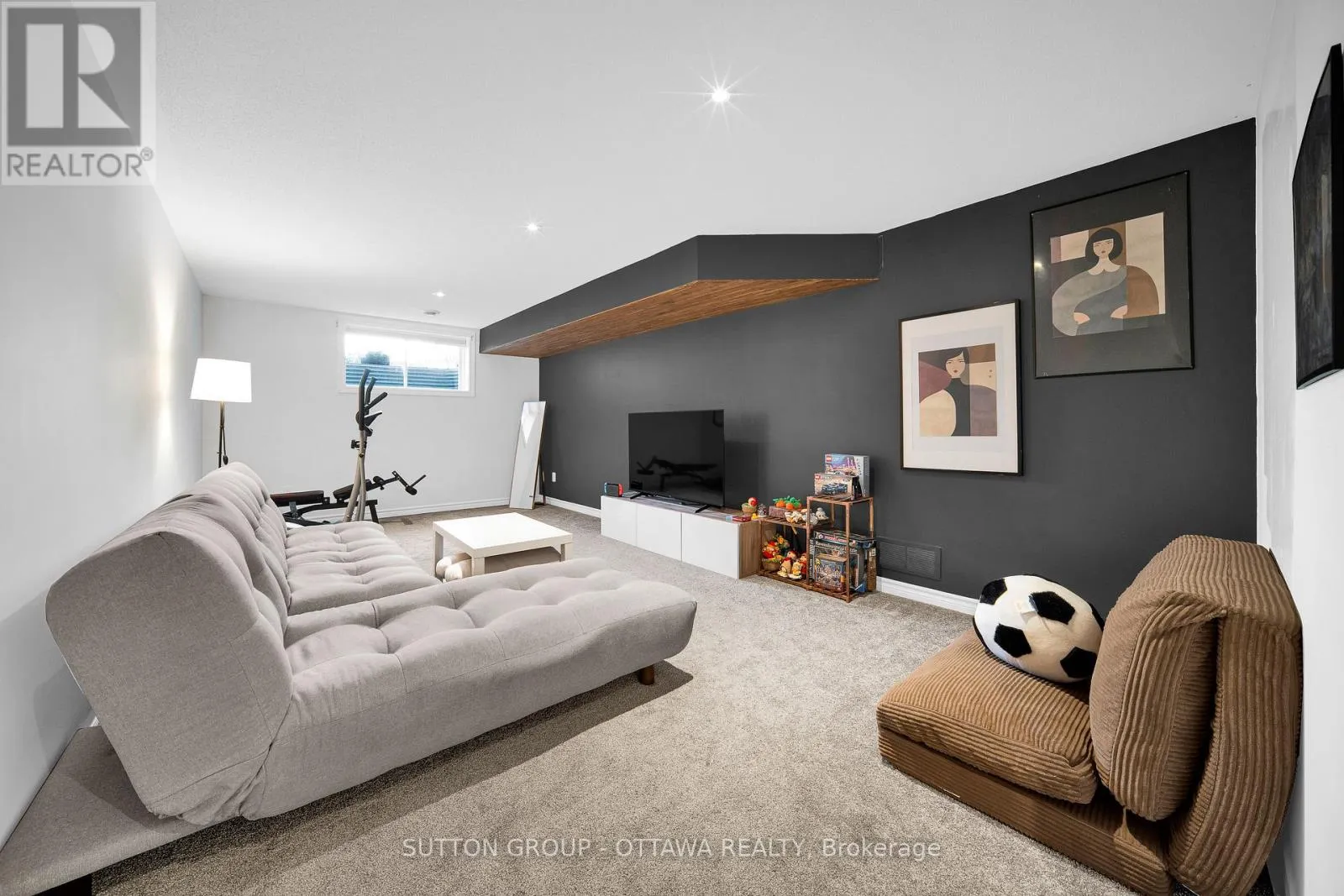 776 CARNELIAN CRESCENT