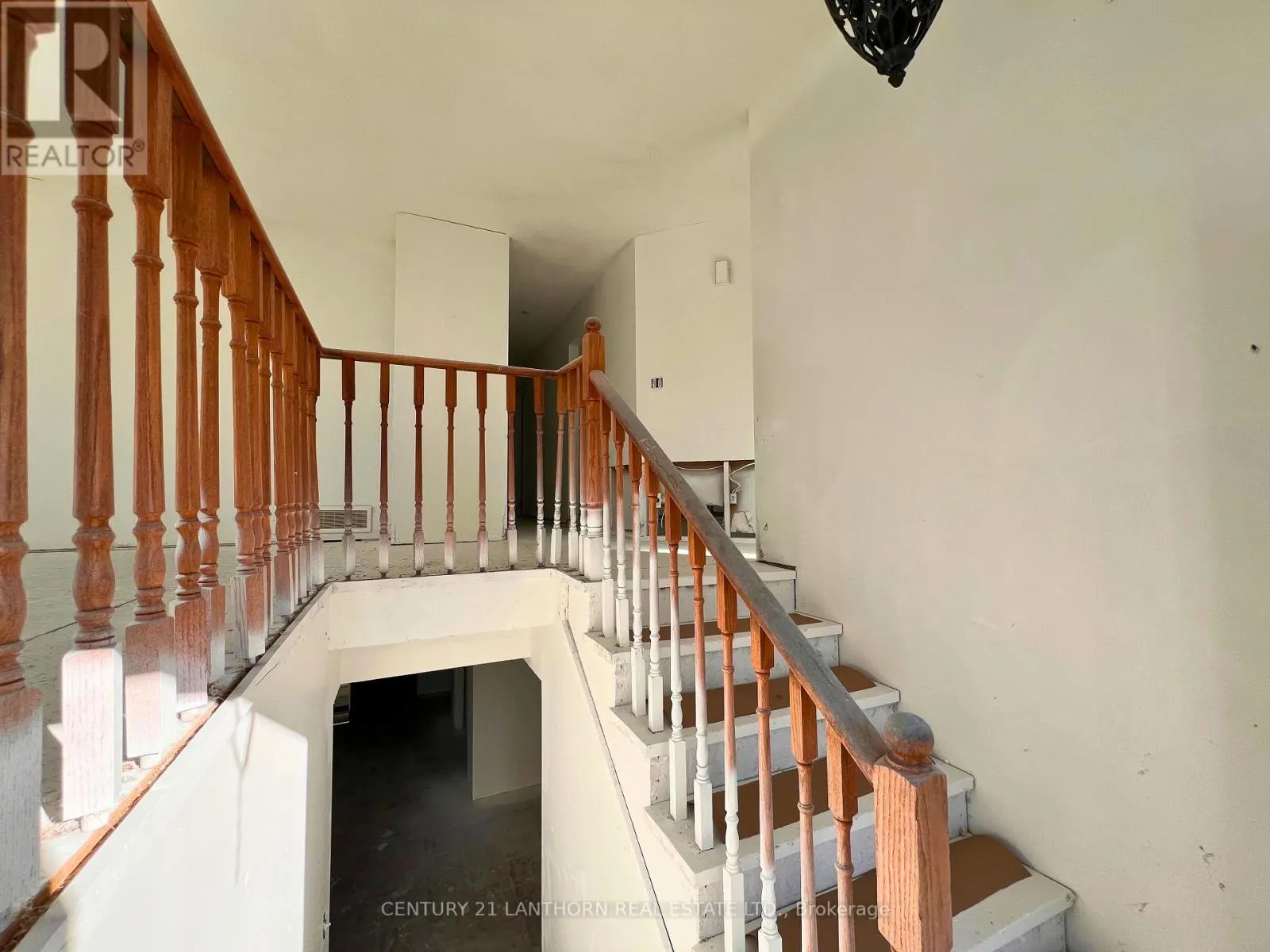 136 NORTH MURRAY STREET