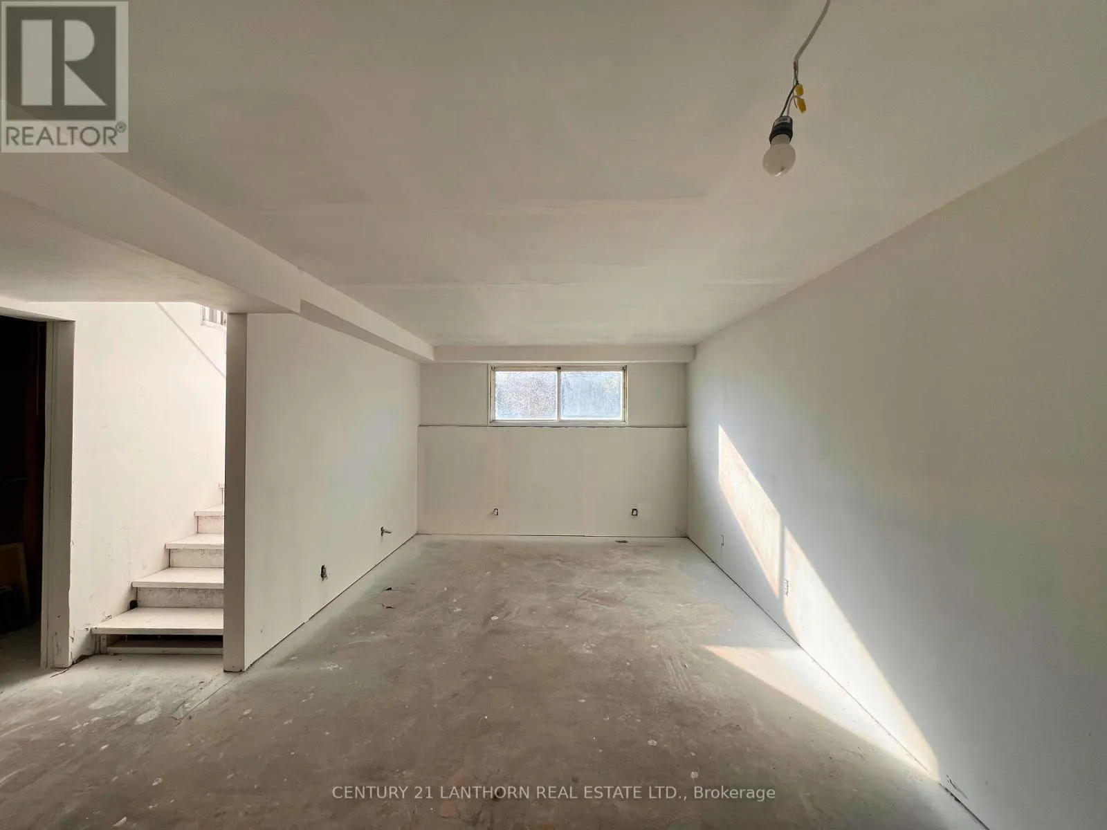136 NORTH MURRAY STREET