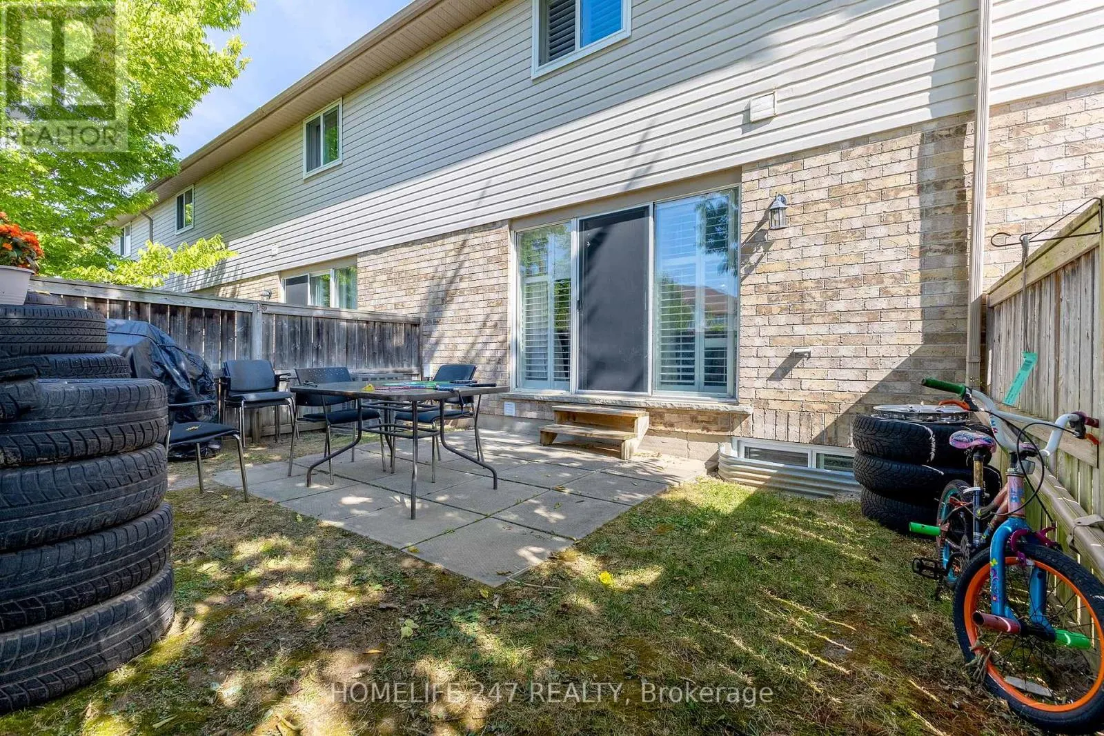 5 - 31 SCHRODER CRESCENT