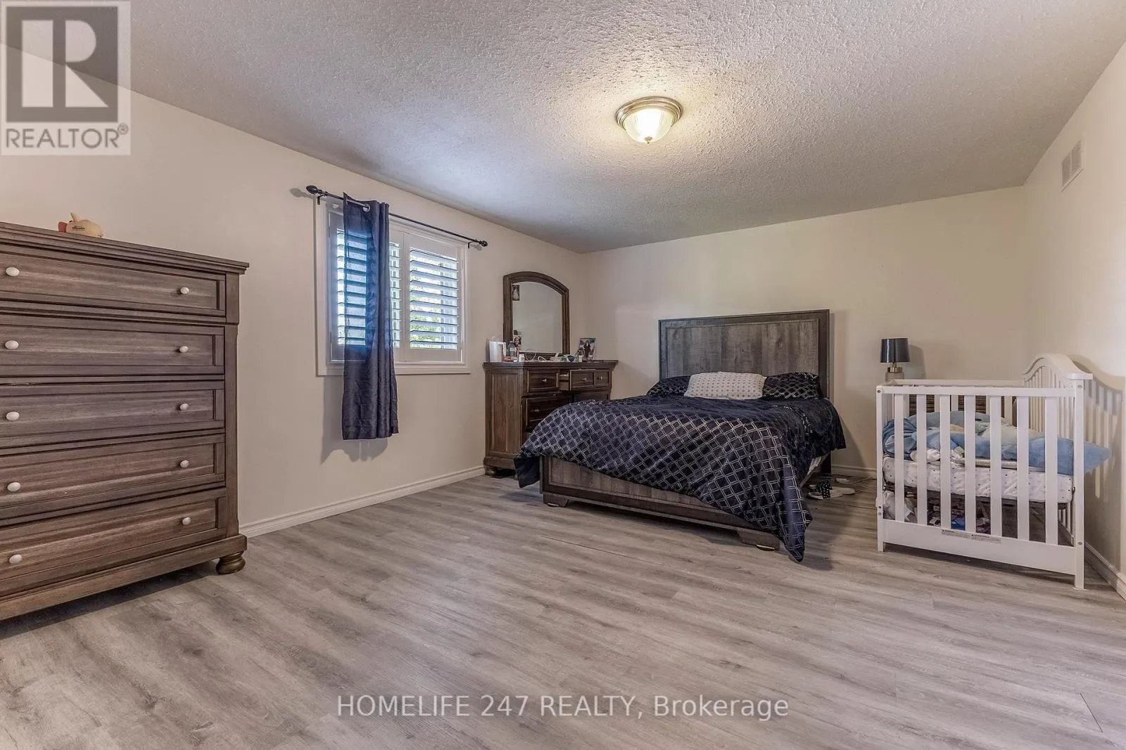 5 - 31 SCHRODER CRESCENT