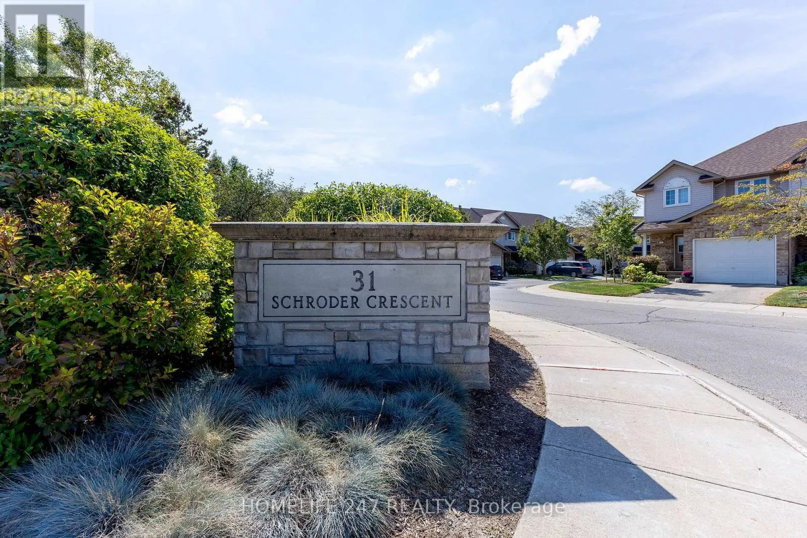 5 - 31 SCHRODER CRESCENT