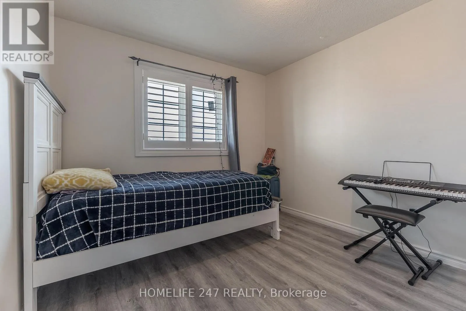 5 - 31 SCHRODER CRESCENT