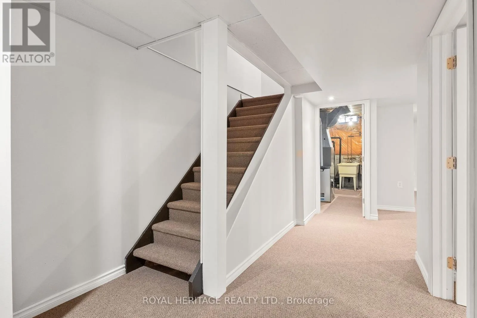 892 FAIRBANKS ROAD