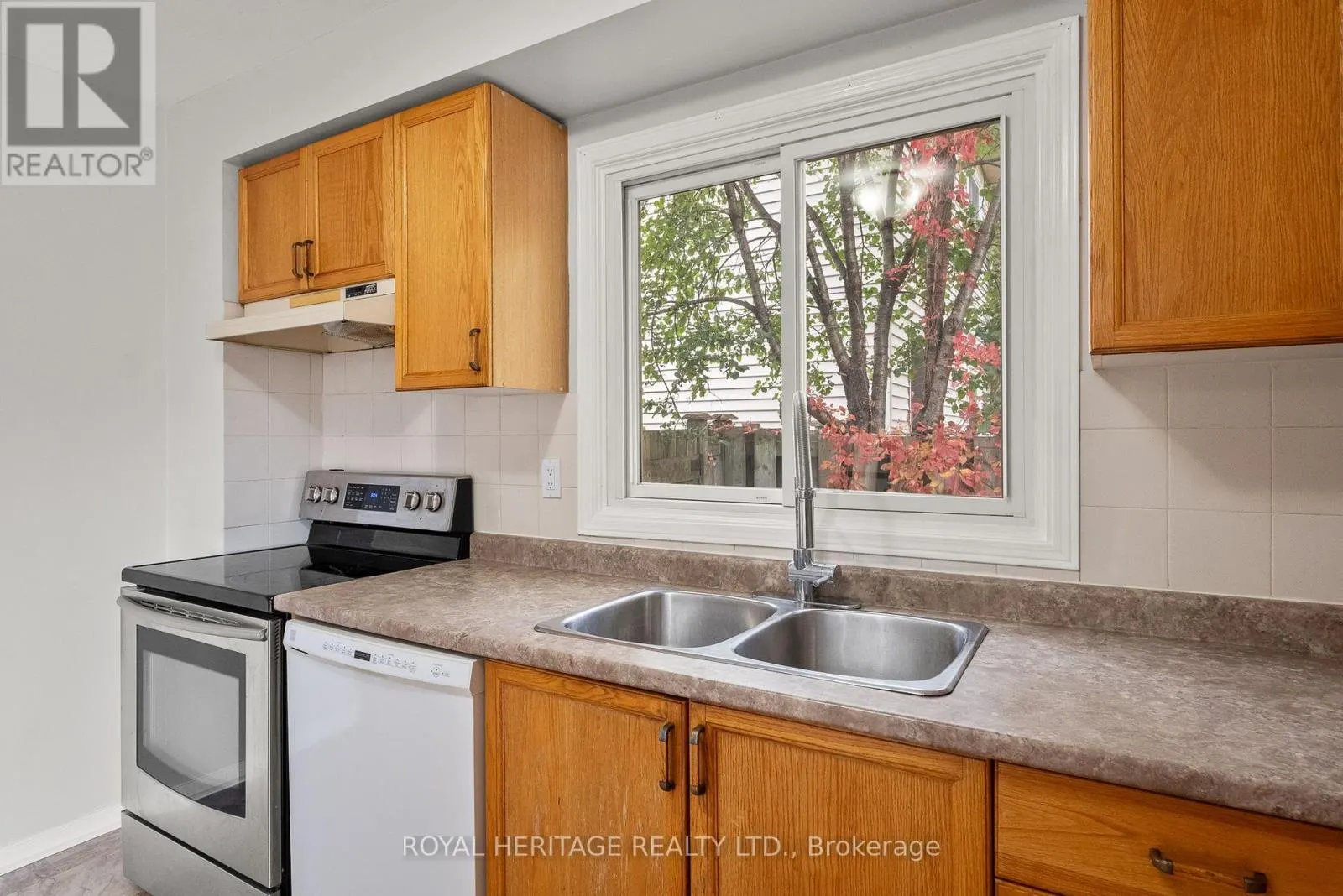 892 FAIRBANKS ROAD