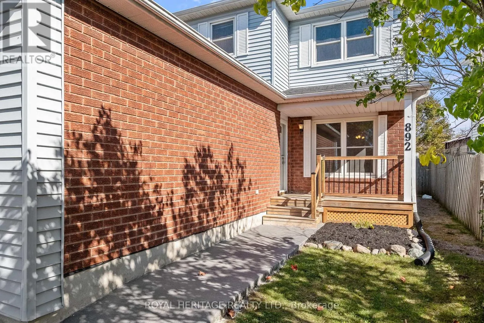 892 FAIRBANKS ROAD
